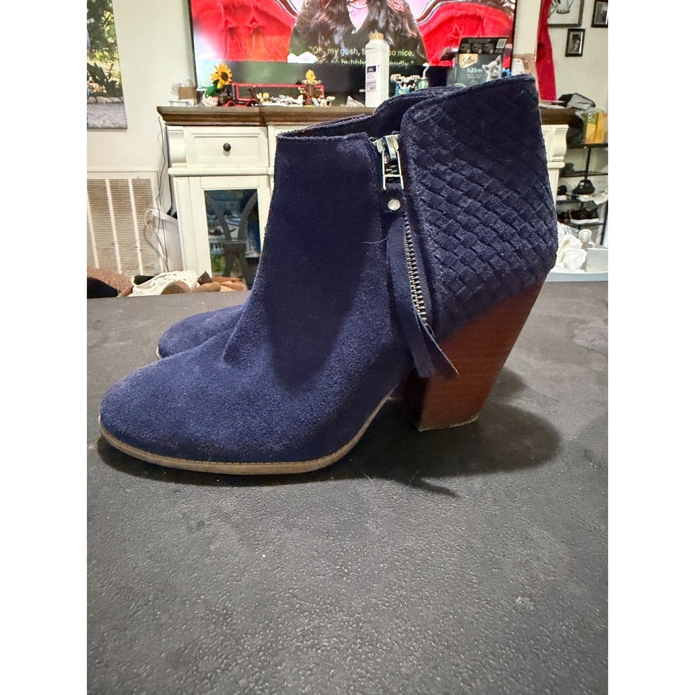 Sole‎ Society Navy Heeled Bootie in 7